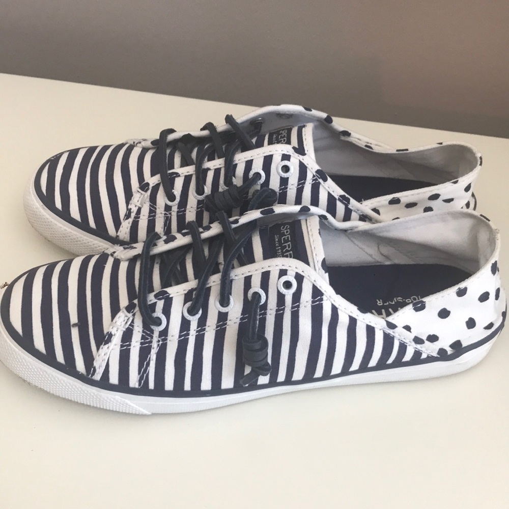 Sperry canvas shoes